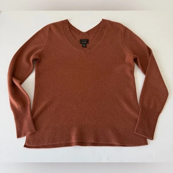 Halogen Women's 100% Cashmere
Double V-neck Sweater Sz M - Picture 10 of 10
